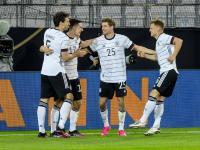 开云足球直播-斯洛伐克队在足球比赛中全力以赴