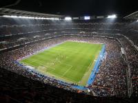 开云体育-赛道上的双重奏，梅赛德斯完胜索伯，维斯塔潘惊艳四座