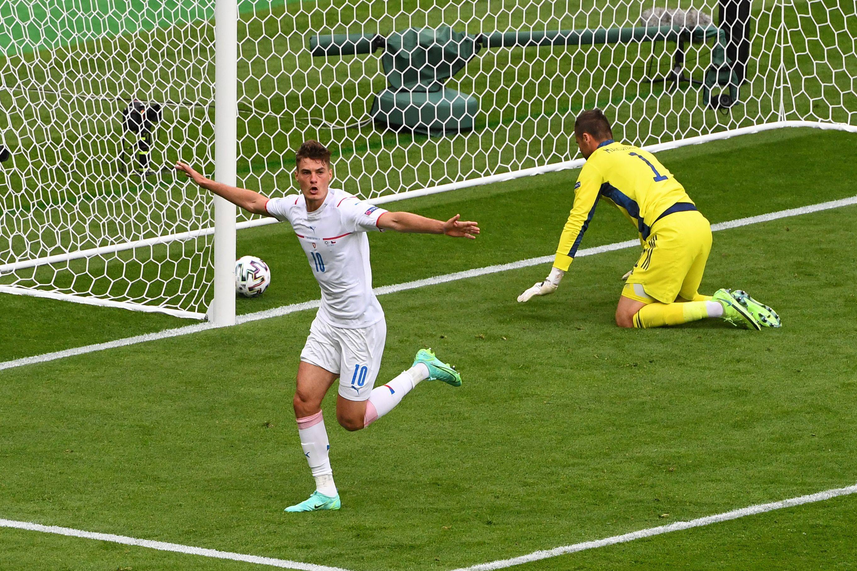 关于激动人心比赛精华：波兰队出乎意料胜出晋级决赛的信息