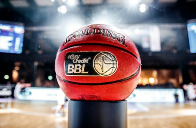 德国篮球联赛季后赛揭幕，慕尼黑队大胜首战