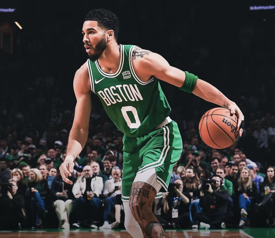 关于顶尖球队间交锋，胜负难定一触即发的信息