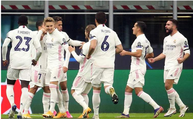 沙尔克新外援登场，帮助球队逆转胜利