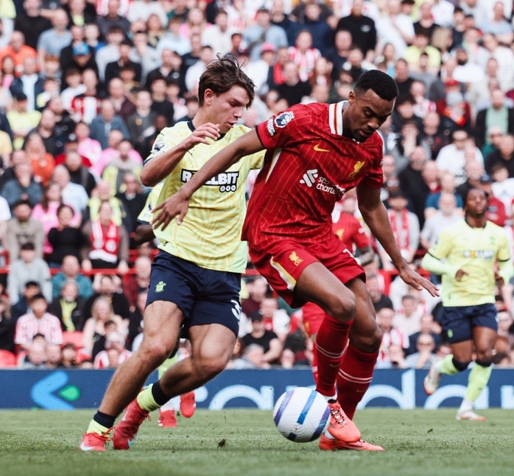 沙尔克新外援登场，帮助球队逆转胜利