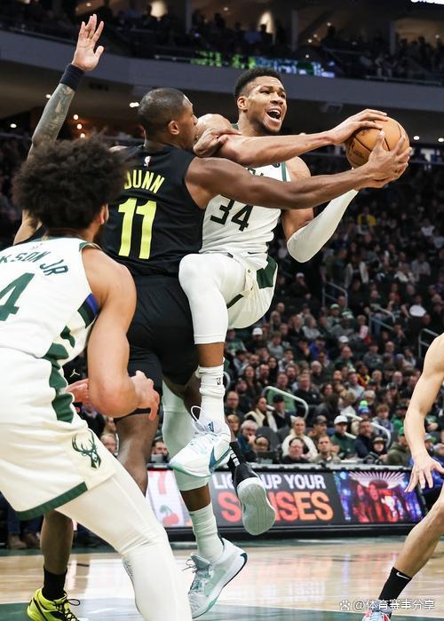 雄鹿客场击败快船,稳居东部第一 雄鹿客场击败快船,稳居东部第一