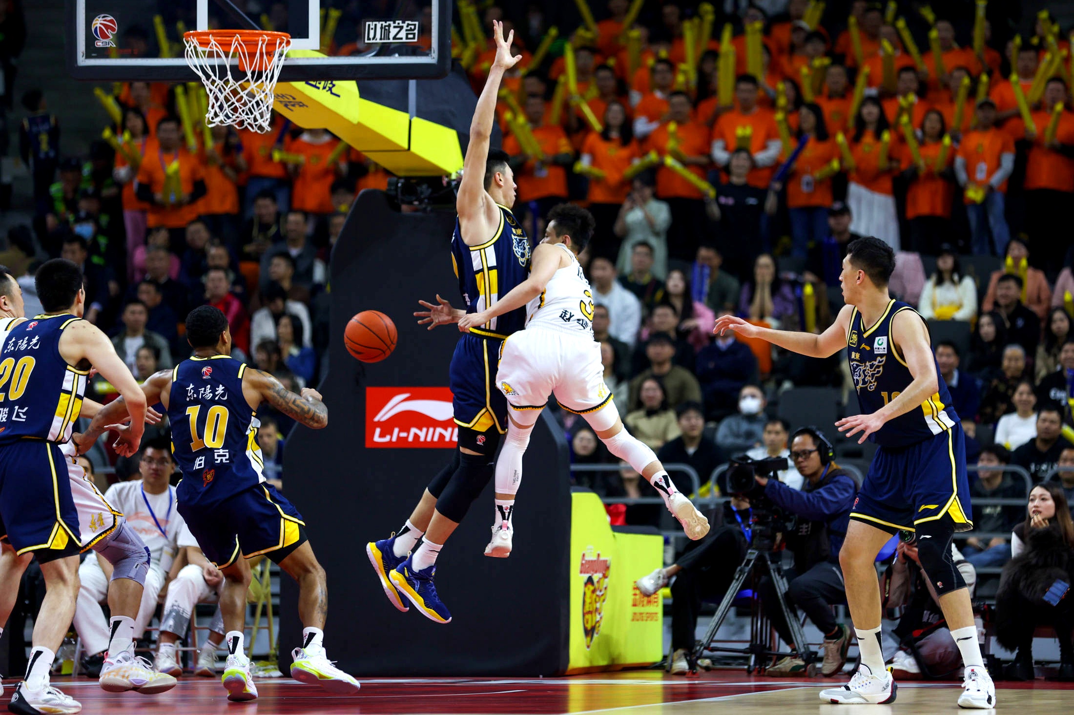 包含山东男篮全队统一发力,势不可挡的词条 包含山东男篮全队统一发力,势不可挡的词条