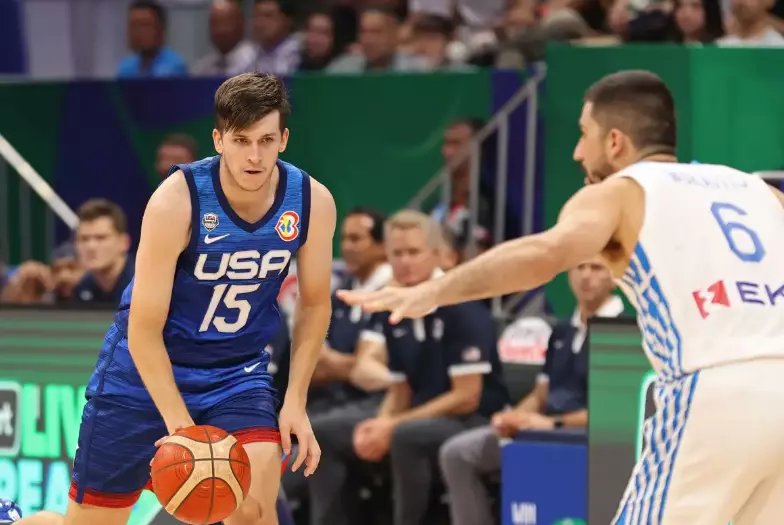 希腊男篮碾压湖人B队，伦纳德关键制胜