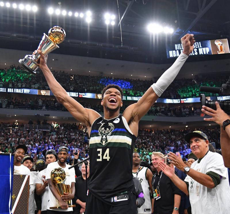 包含福建队力克雄鹿，詹姆斯高光表现的词条